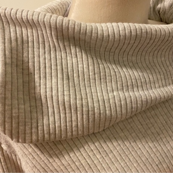 NWT Velvet by Graham and Spencer Medium Gray Cowl Neck Ribbed Sweater - Picture 7 of 14